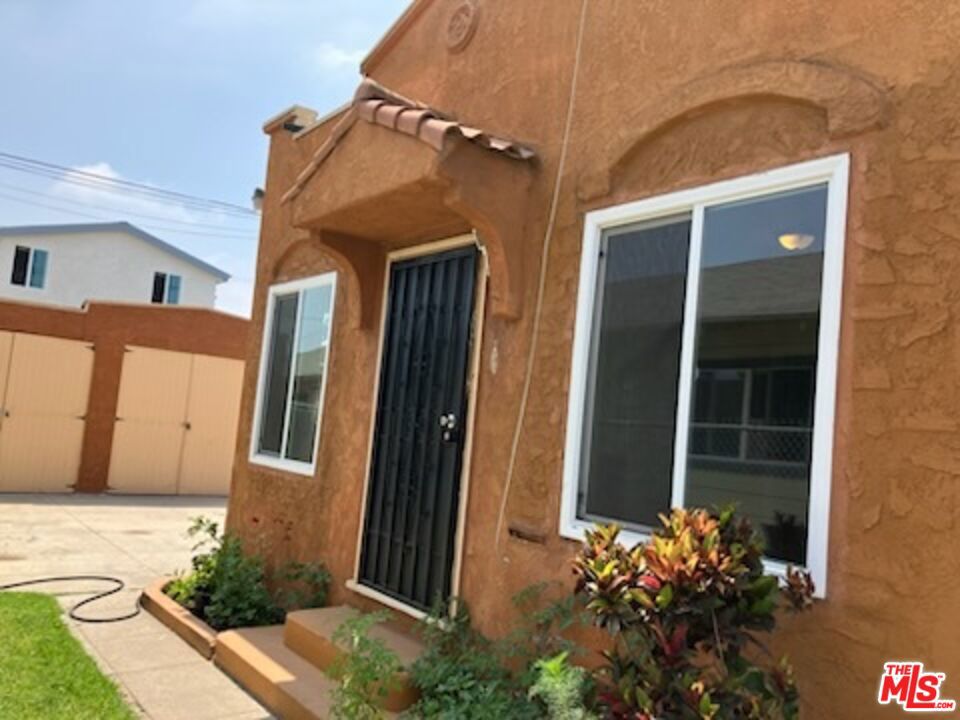 This property is Triplex 3 units the end unit is vacant the others are filled, A one bedroom, full bath, Living room, Kitchen with appliances. Freshly painted new flooring, new windows ready for move in. The owner pays for water tenants is responsible for gas and electric and cable. one car parking. Make this your cozy home for one or a couple. Please call for showing