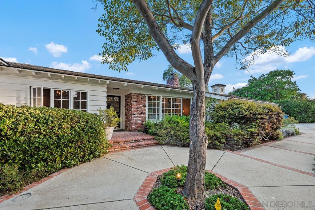 5749 Loma Verde Dr