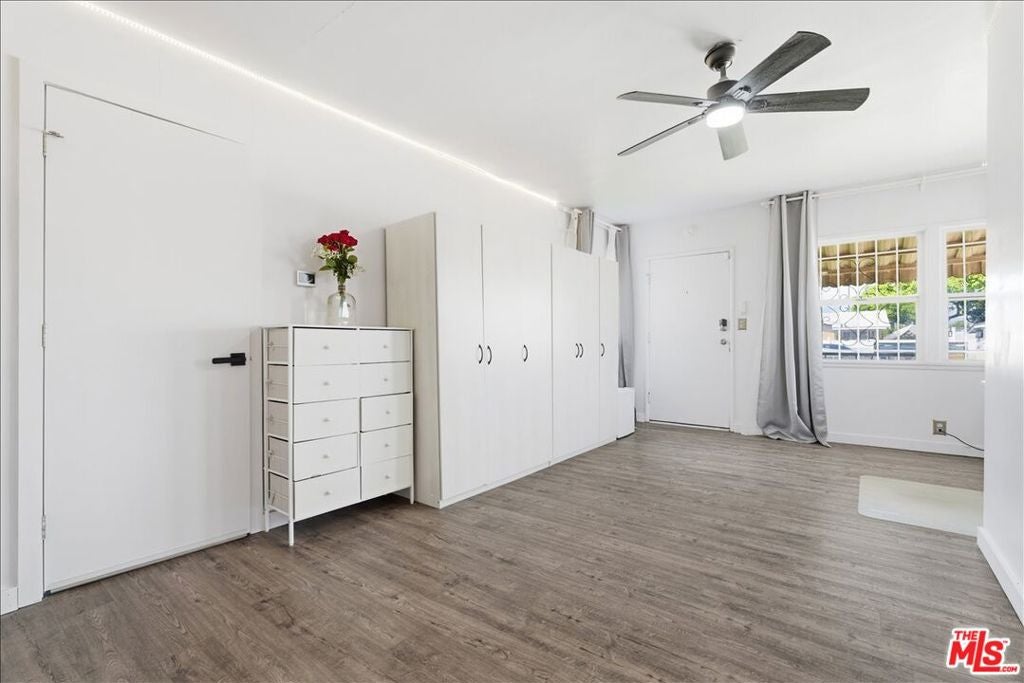 1232 W 74th Street