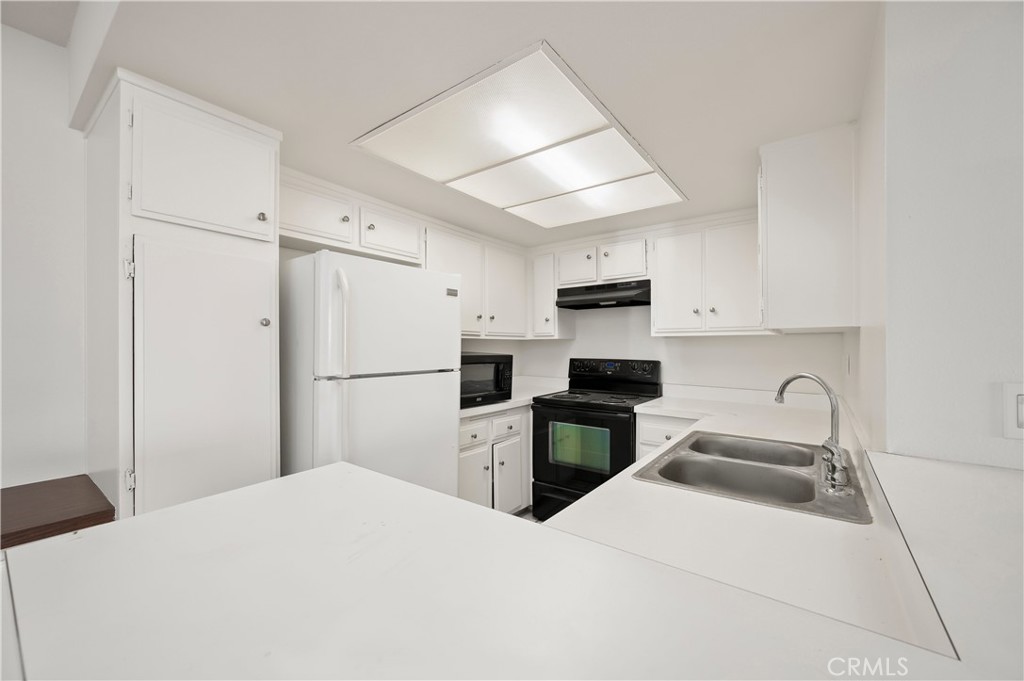 Wilshire Westmont - Residential