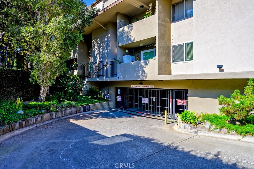 Wilshire Westmont - Residential