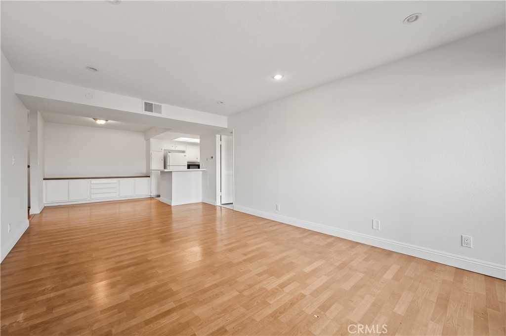 Wilshire Westmont - Residential