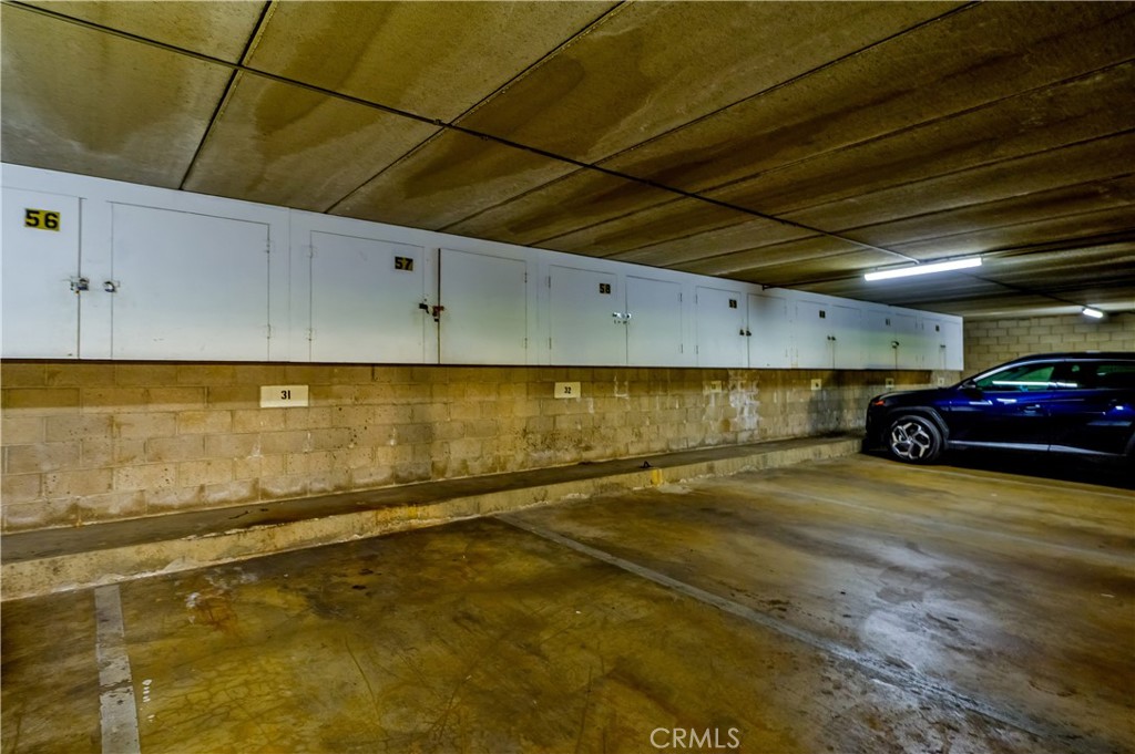 Wilshire Westmont - Residential