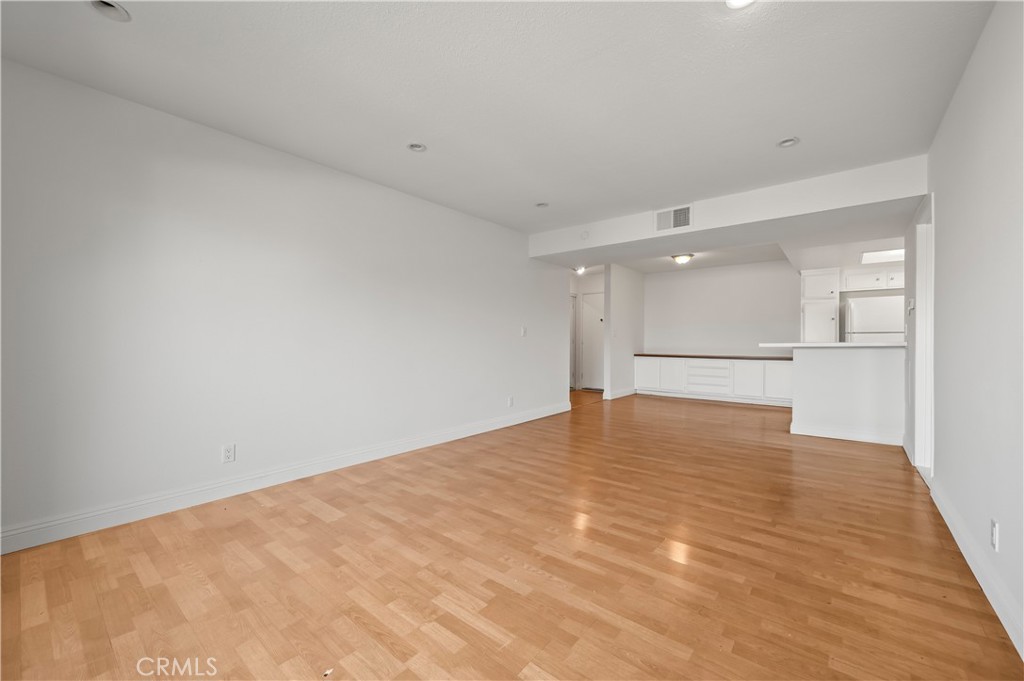 Wilshire Westmont - Residential