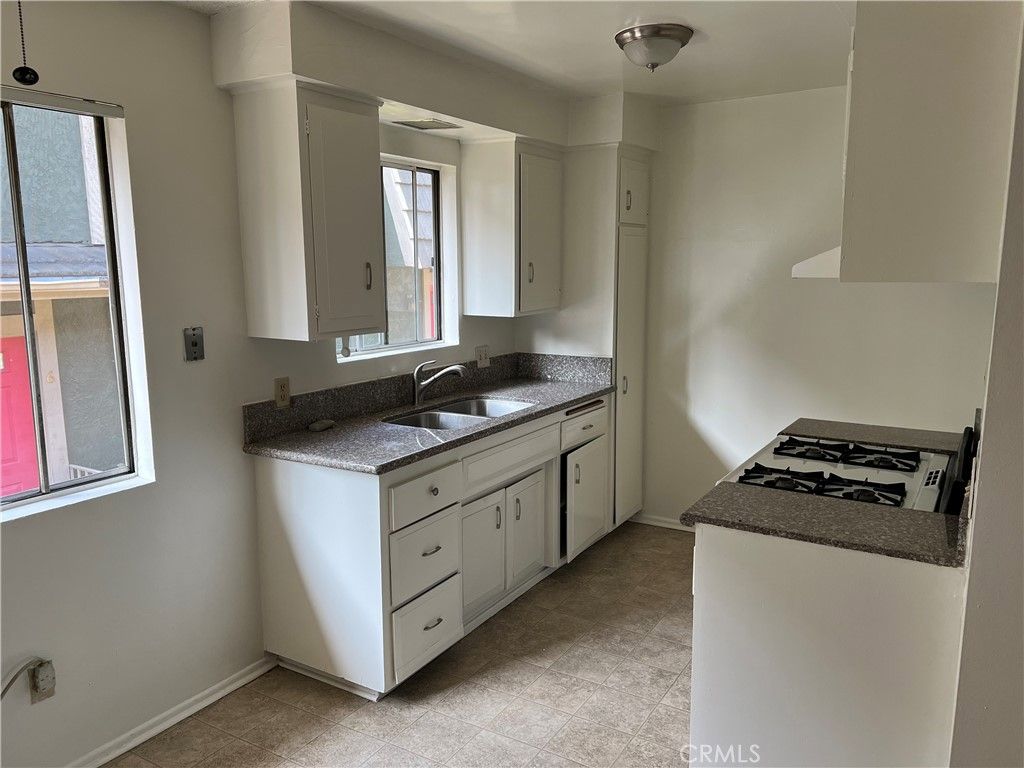 Photo of 387 N Mentor Ave #9, Pasadena, CA 91106 (MLS # CV25245410)