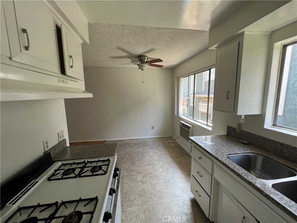 Photo of 387 N Mentor Ave #9, Pasadena, CA 91106 (MLS # CV25245410)