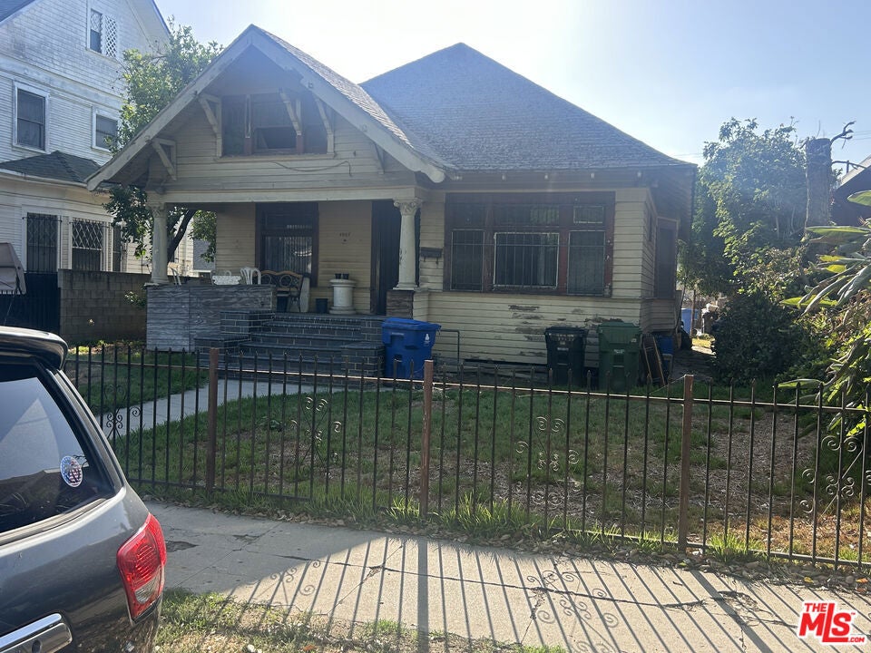 4007 Trinity Street
