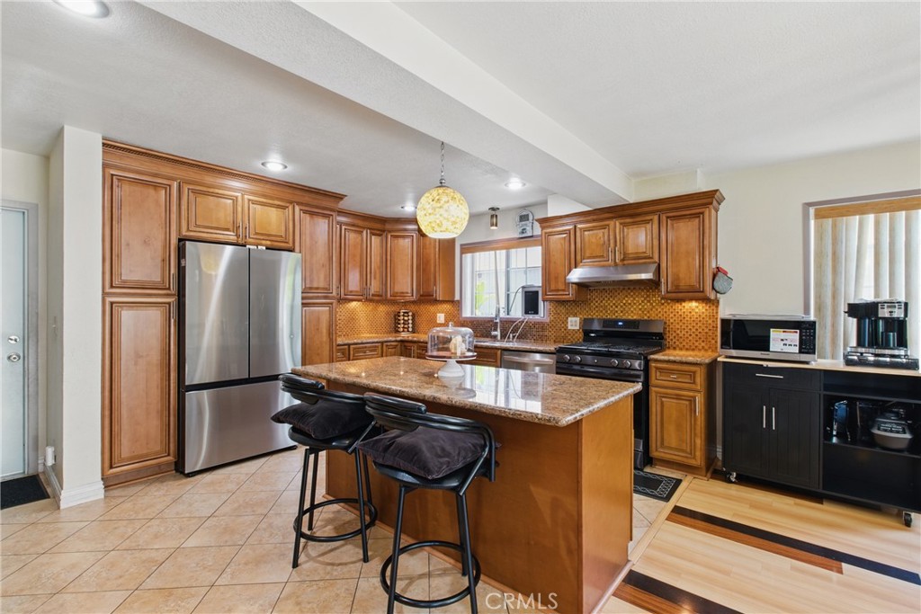 302 E 213th Street