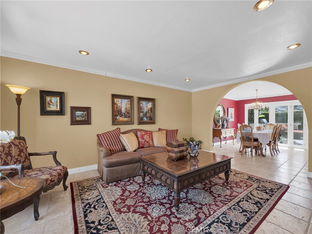 3822 Sunset Knolls Drive