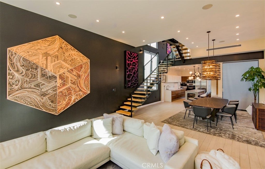 708 Hampton Drive