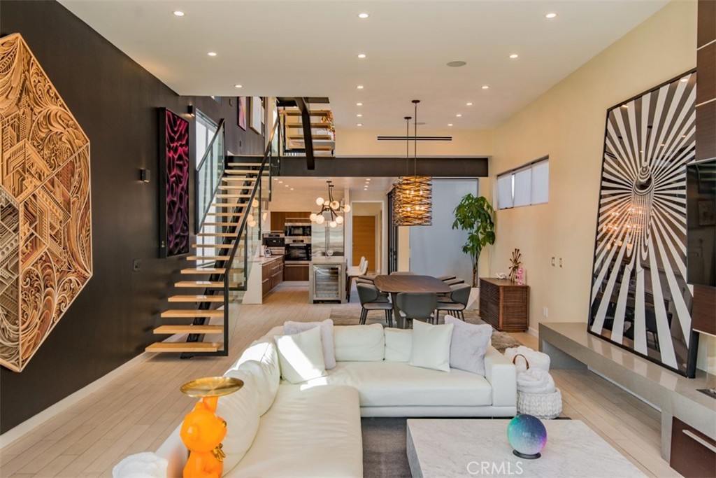 708 Hampton Drive