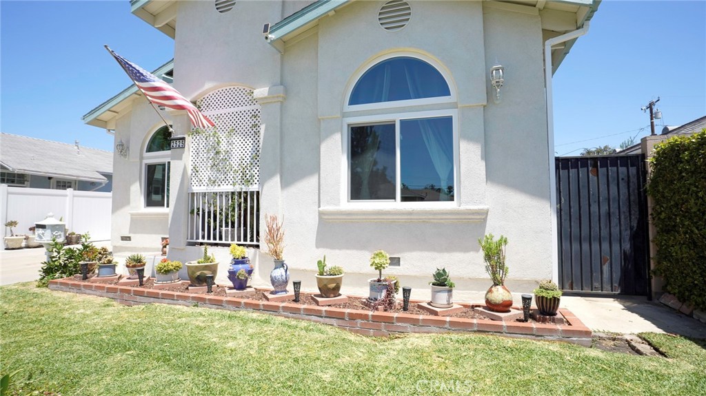 2525 W Olive Avenue