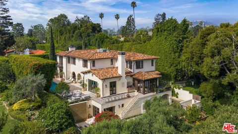 Photo of 182 N Carmelina Avenue, Los Angeles, CA 90049 (MLS # 26661545)