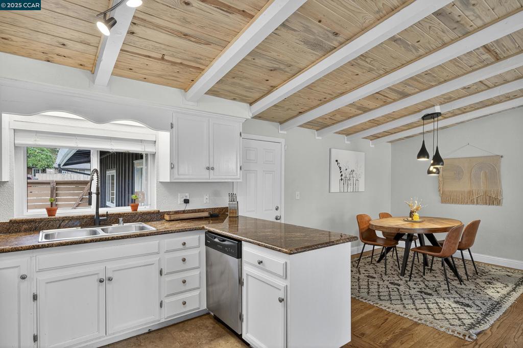 ALHAMBRA OAKS - Residential