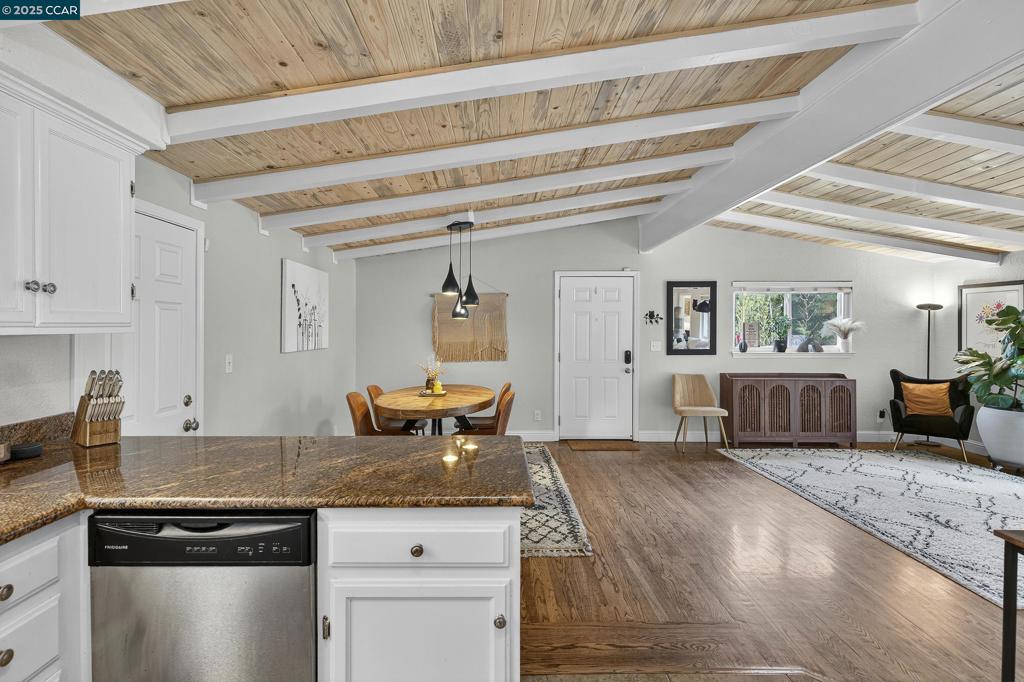 ALHAMBRA OAKS - Residential