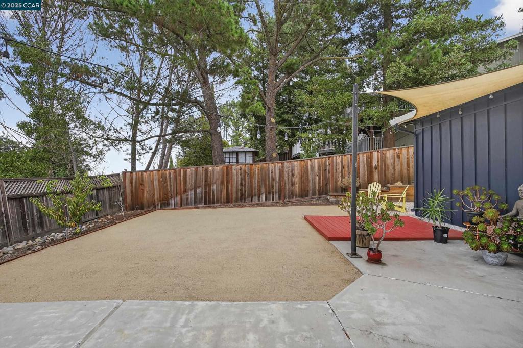 ALHAMBRA OAKS - Residential