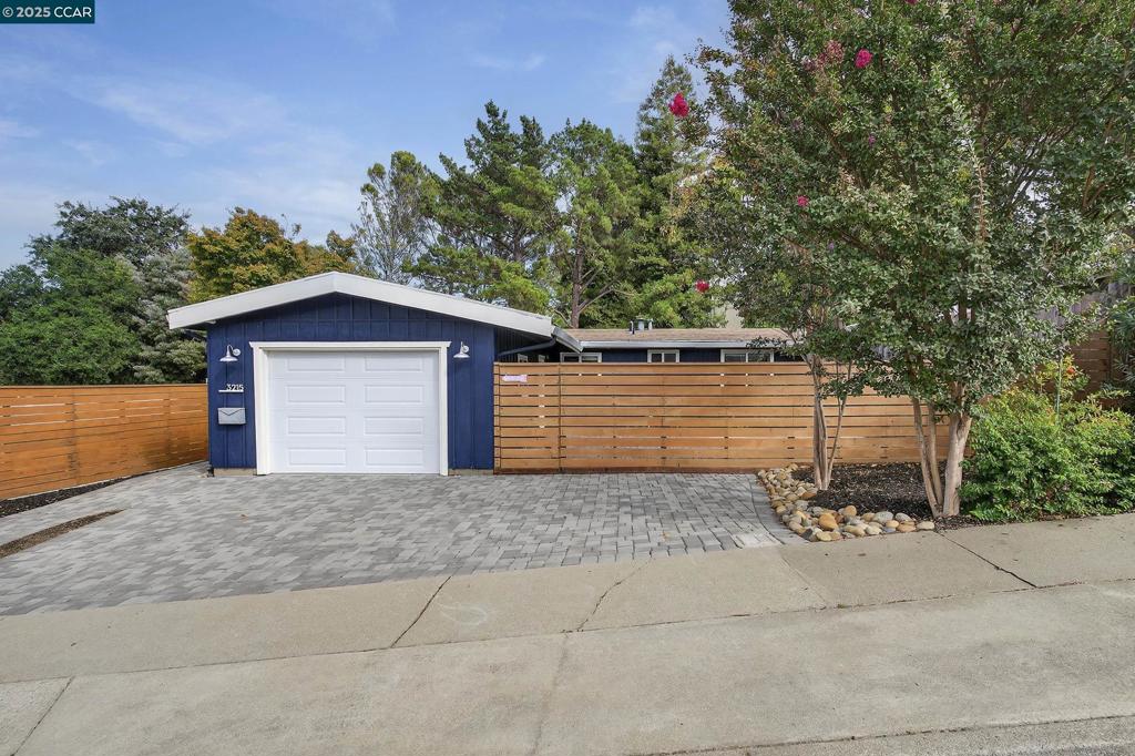 ALHAMBRA OAKS - Residential