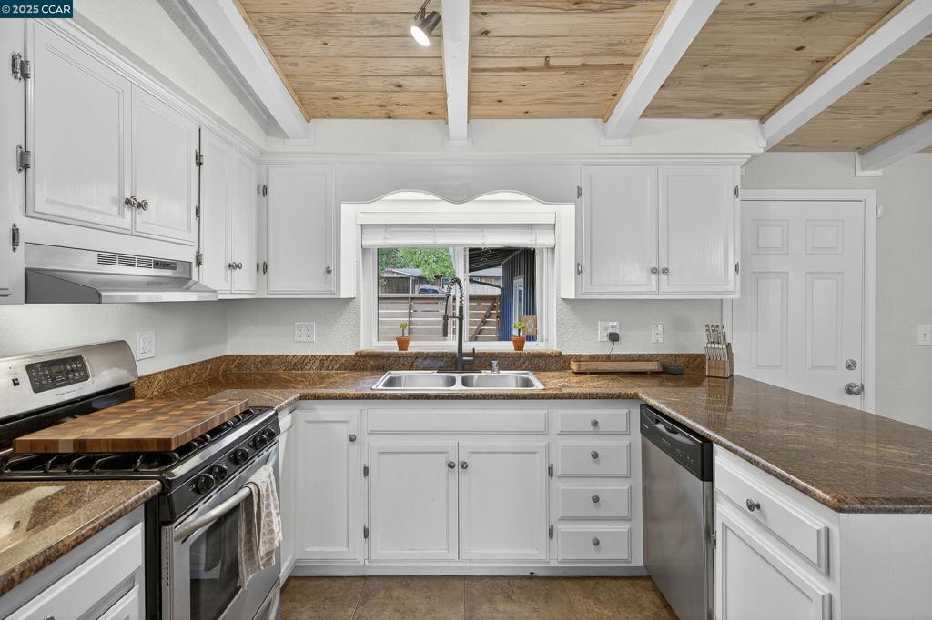 ALHAMBRA OAKS - Residential