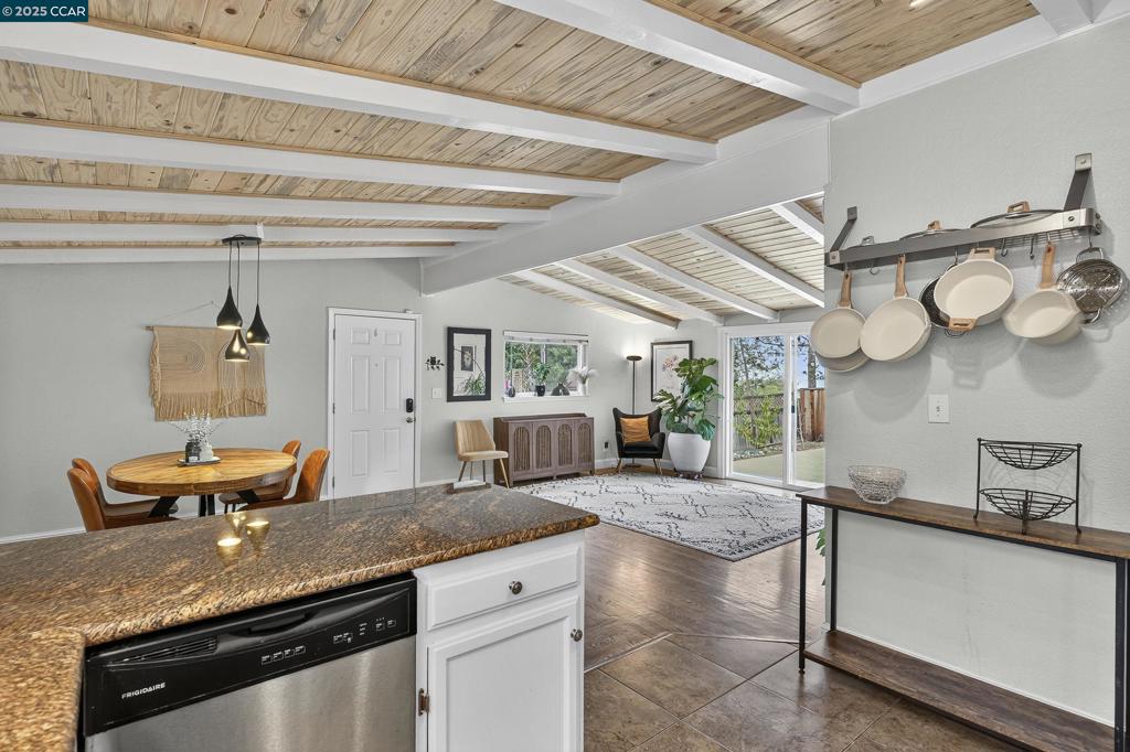 ALHAMBRA OAKS - Residential