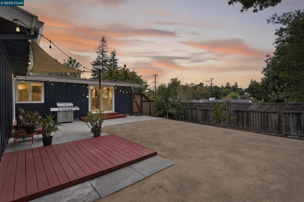 ALHAMBRA OAKS - Residential