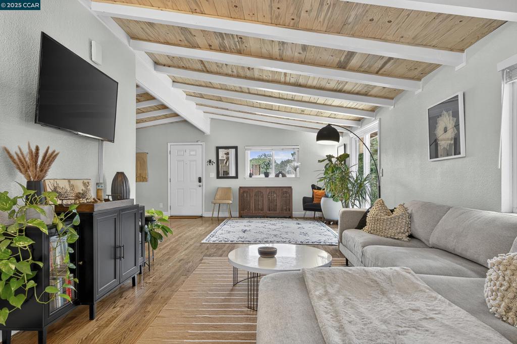ALHAMBRA OAKS - Residential