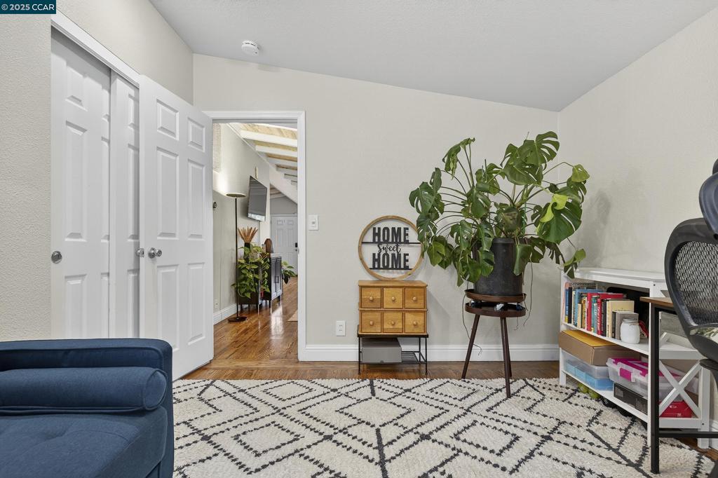 ALHAMBRA OAKS - Residential