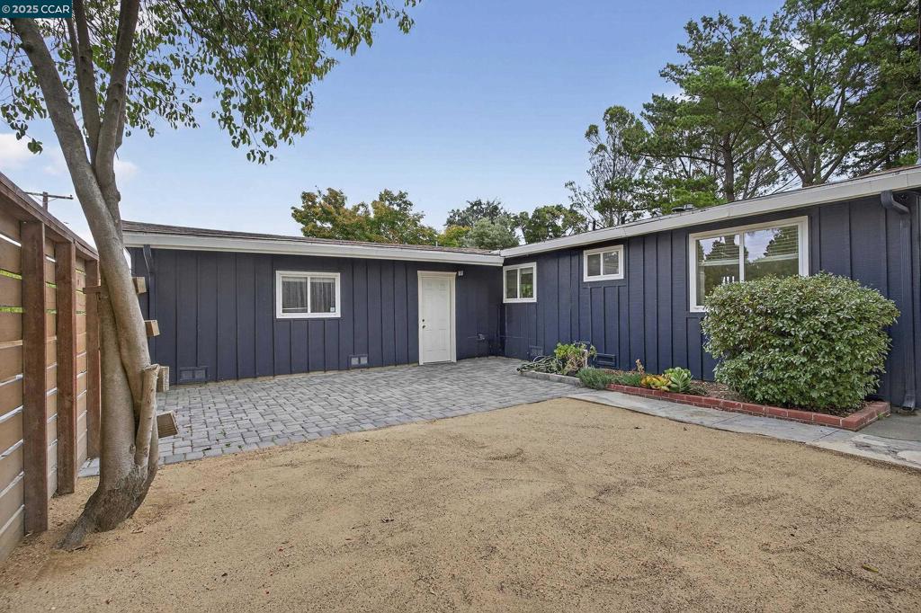 ALHAMBRA OAKS - Residential