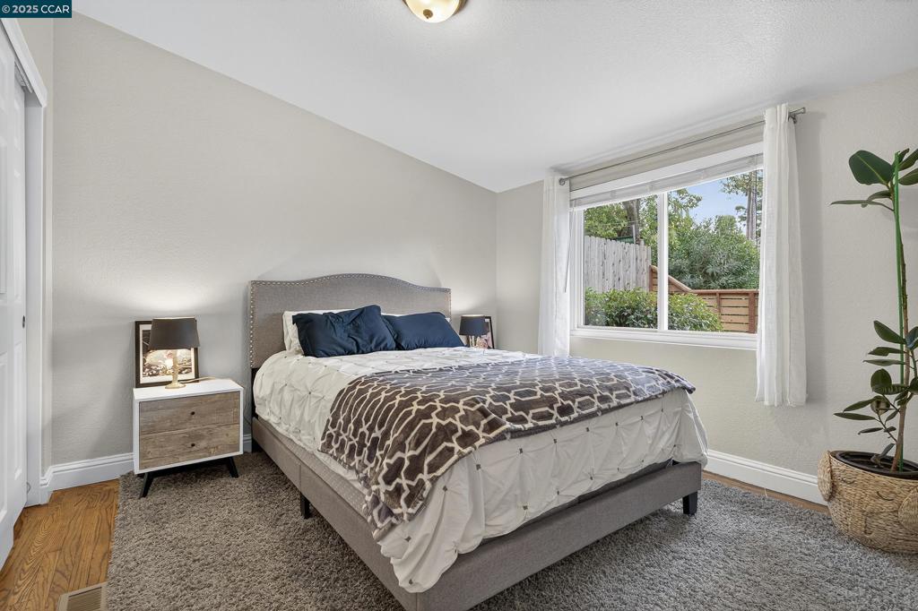 ALHAMBRA OAKS - Residential