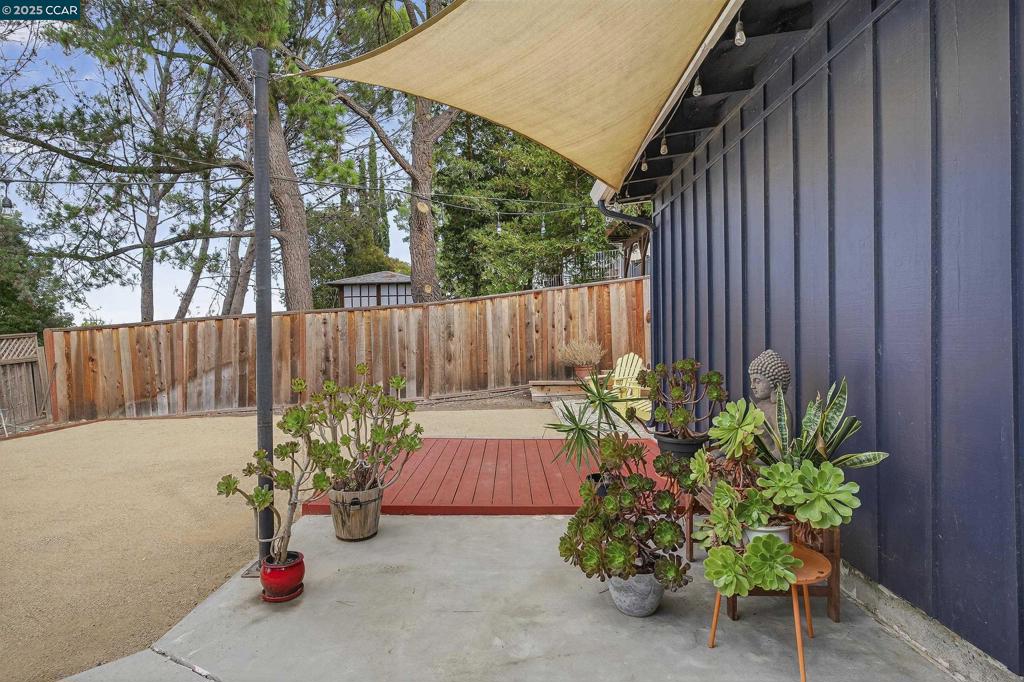 ALHAMBRA OAKS - Residential