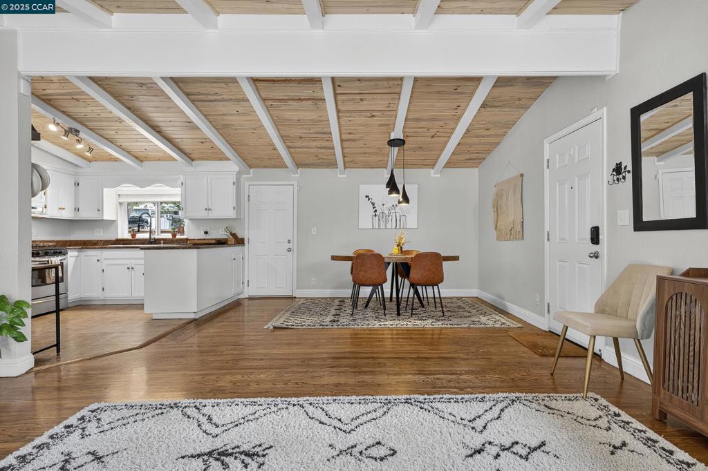 ALHAMBRA OAKS - Residential