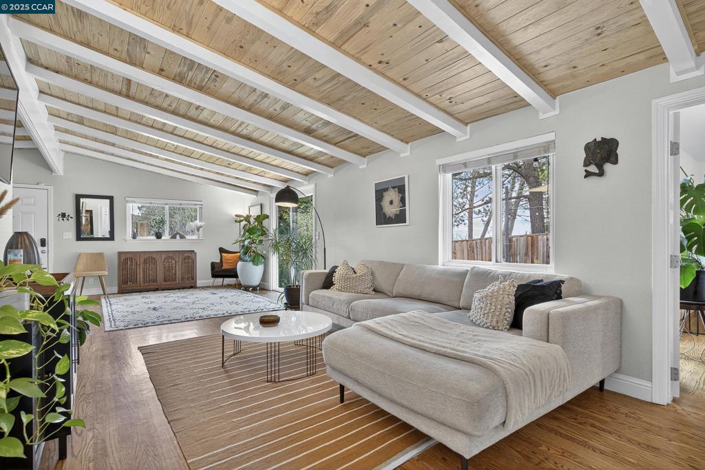ALHAMBRA OAKS - Residential