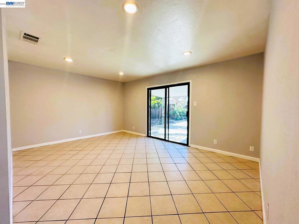 39155 Sutter Dr