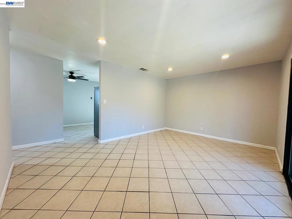 39155 Sutter Dr