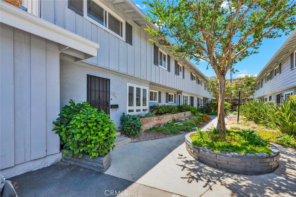 3-bedroom home in Tustin under $700K? Yes! We've got you right here! This end-unit townhome in the desirable Broadmoor Park Community offers low-maintenance living with all the right touches. Featuring 3 spacious bedrooms, 1.5 baths, and a private patio—perfect for relaxing or entertaining—this two-story home is full of natural light.
The open-concept living and dining area flows into a well-appointed kitchen with a walk-in pantry, recently updated appliances, and convenient inside laundry. A guest-friendly half bath is located downstairs.
Upstairs, you’ll find all three bedrooms and a full bath—ideal for families, roommates, or a work-from-home lifestyle. Just steps away, enjoy access to the community pool, spa, and clubhouse, along with trash service included in the HOA.
Bonus: The HOA is under new management, all roofs have been recently replaced, and the pool, spa, and clubhouse are currently being renovated. Seller is covering the special assessments—so you get to enjoy all the updates and upgrades without the extra cost! For viewing: parking available in carport spot 1125, guest parking, street parking or additional parking in Albertson's parking lot.