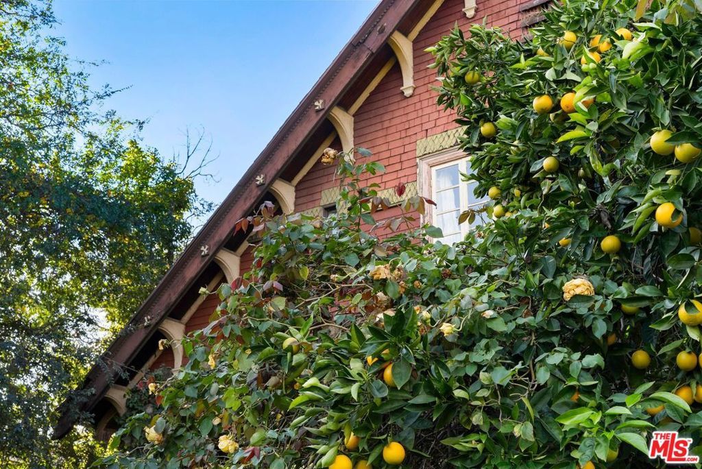 Photo of 4665 N Figueroa Street, Los Angeles, CA 90065 (MLS # 25629017)