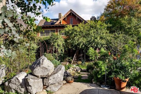 Photo of 4665 N Figueroa Street, Los Angeles, CA 90065 (MLS # 25629017)