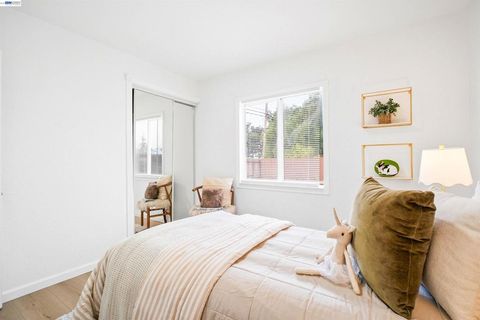 Tiny photo for 1497 1497 Via Manzanas, San Lorenzo, CA 94580 (MLS # 41124573)