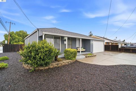 Tiny photo for 1497 1497 Via Manzanas, San Lorenzo, CA 94580 (MLS # 41124573)