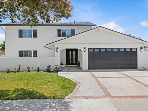 Photo of 9162 Brabham DR, Huntington Beach, CA 92646 (MLS # OC26113778)