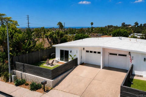 Photo of 212 Gloxina St ST, Encinitas, CA 92024 (MLS # NDP2607139)