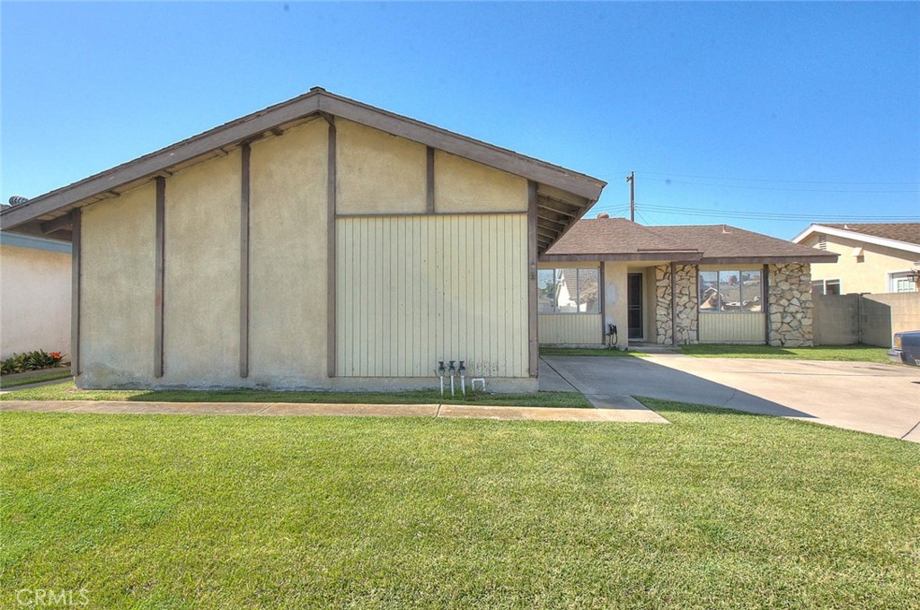 5362 Acacia Ave
