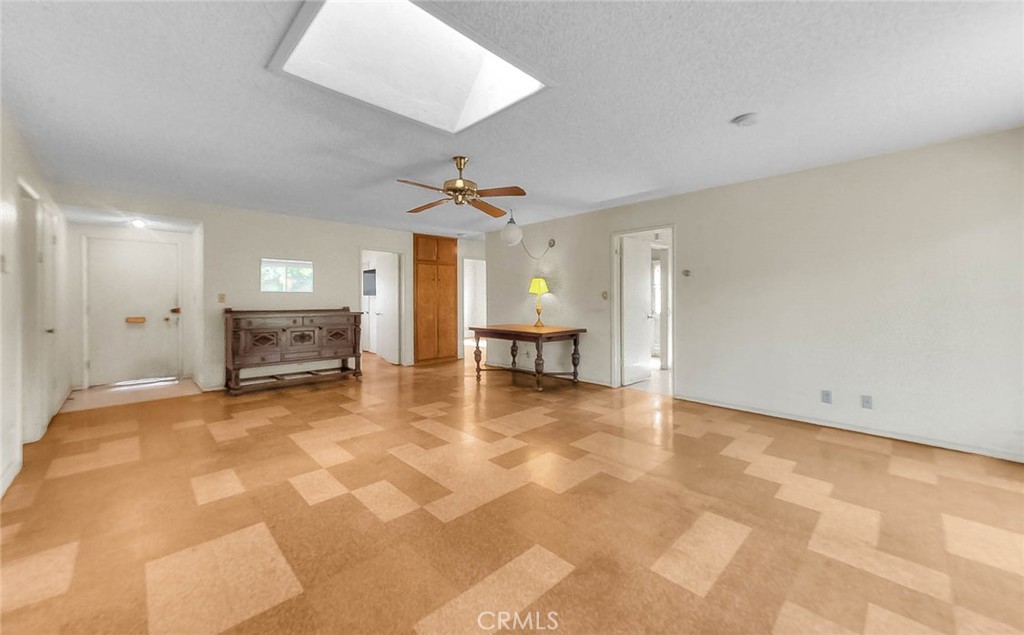 5362 Acacia Ave
