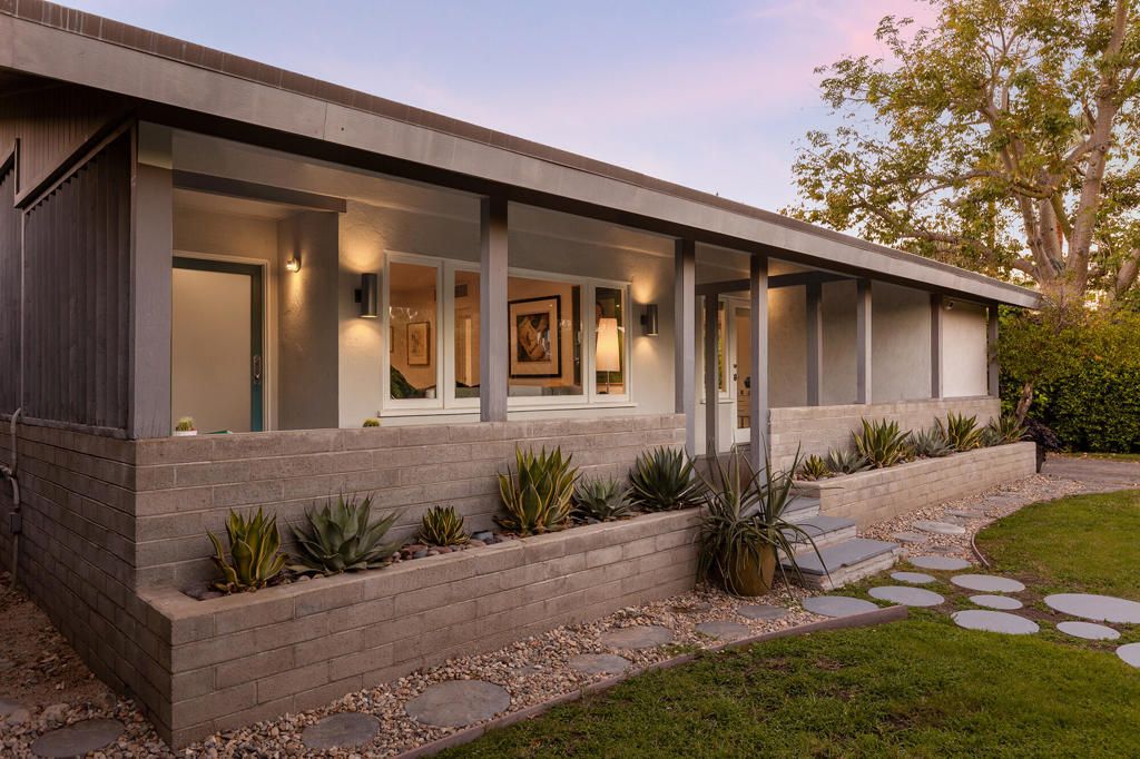 Photo of 675 S Vista Oro, Palm Springs, CA 92264 (MLS # 219135886PS)