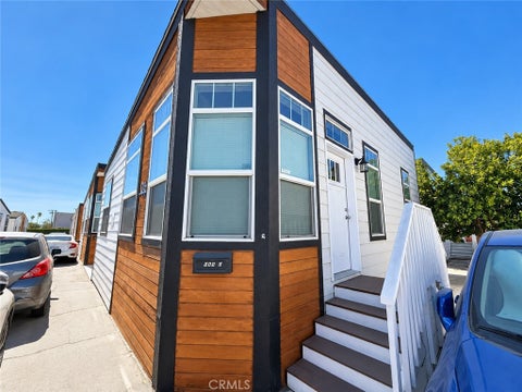 Photo of 8250 Lankershim BLVD #75, North Hollywood, CA 91605 (MLS # SR26219752)