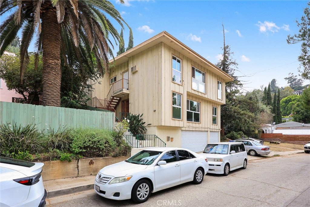 2575 Riverside Terrace