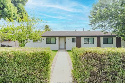 Photo of 8400 Chimineas Avenue, Northridge, CA 91325 (MLS # SR26102272)
