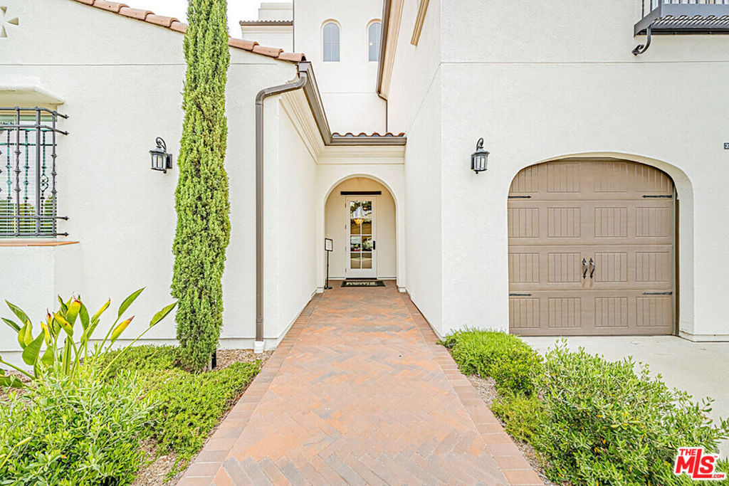 8900 Los Coyotes Court 120