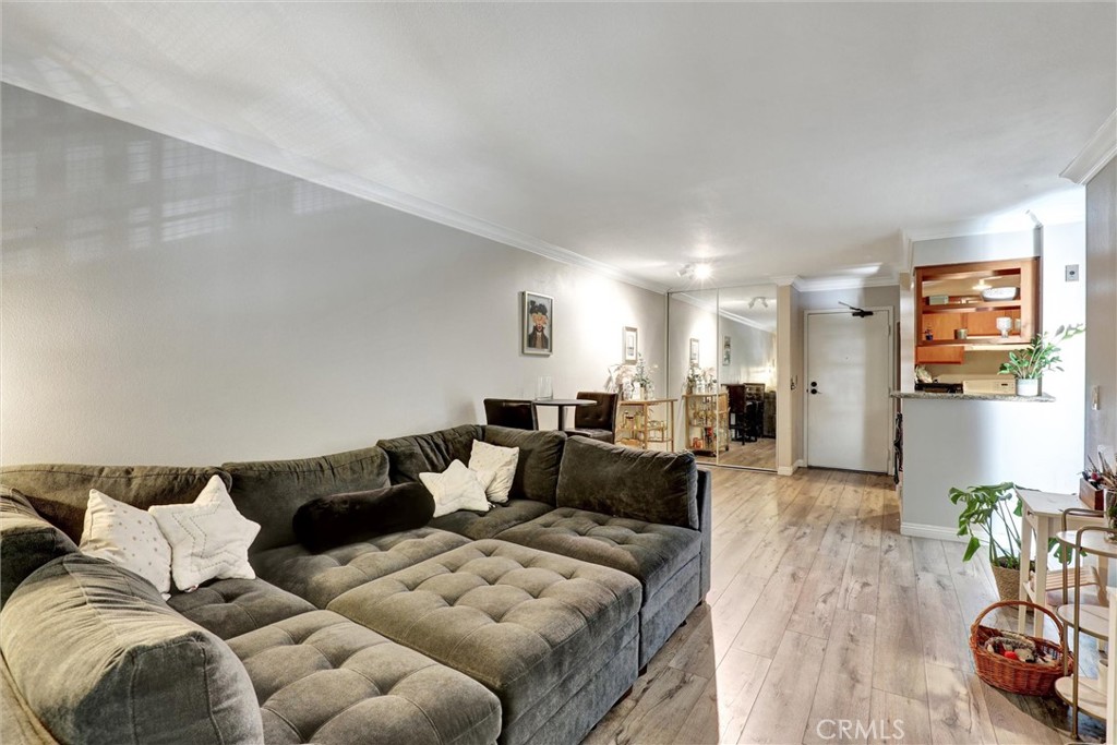 1118 Valencia Street 216