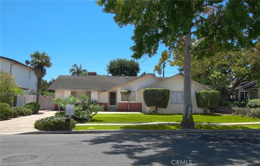2032 Aliso Avenue