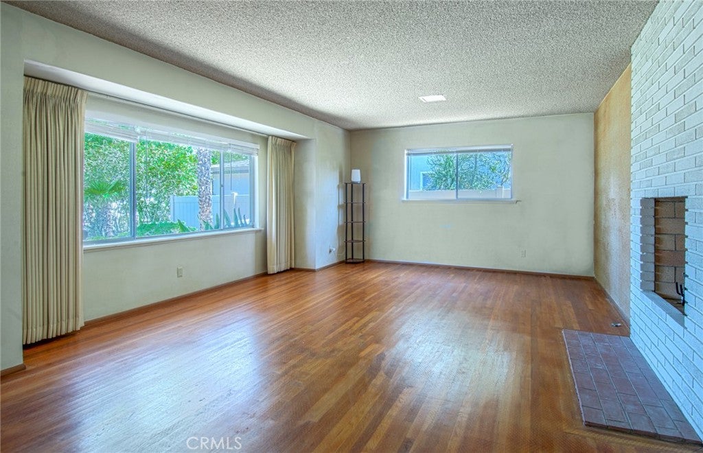 2032 Aliso Avenue